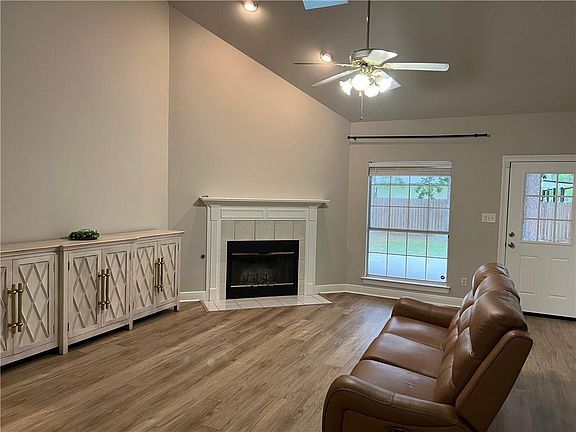 5th image of 707 Kimberly Ann Cir