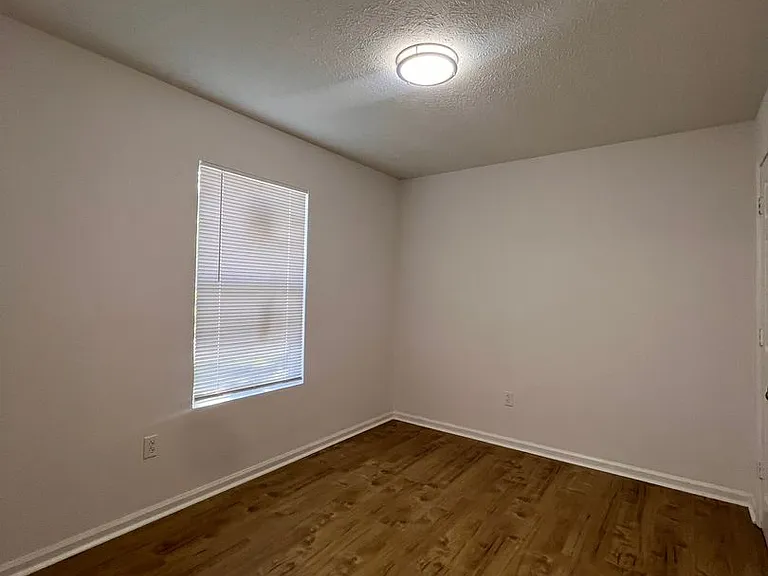 1723 W Kentucky St — Photo 34