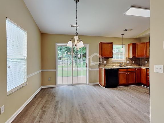 4th image of 1860 Oakhurst Park Ln