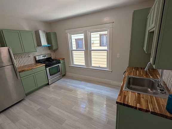 2nd image of 472 Tacoma Ave Floor 1