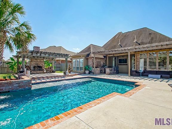 5th image of 18521 Lake Stream Dr