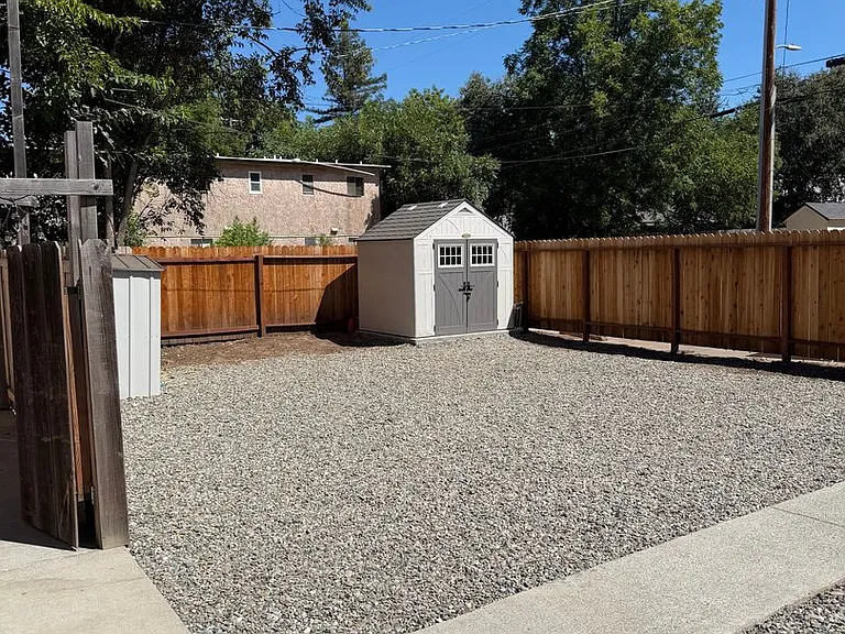 1448 Warner St — Photo 20