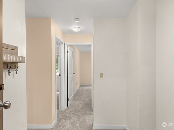 2nd image of 5225 50th Avenue NE #207