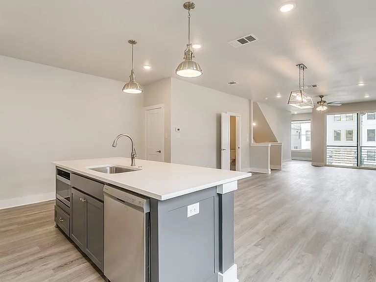 3210 Forest Park Blvd — Photo 25