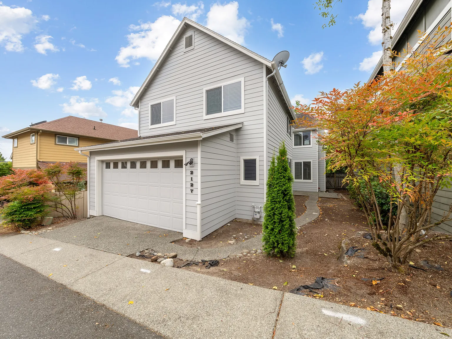 3 bed, 2580 sqft, $4,200 — Photo 1