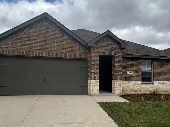 800 Barton Dr, Ennis, TX 75119