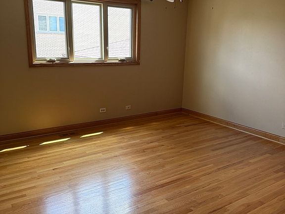 5th image of 8841 N Chester Ave #3