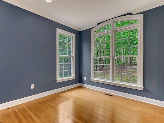 4th image of 7505 Sarelma Dr