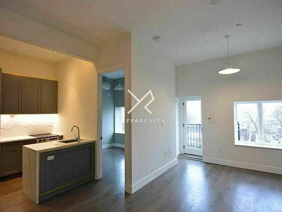 2nd image of 295 Montgomery St APT 4F