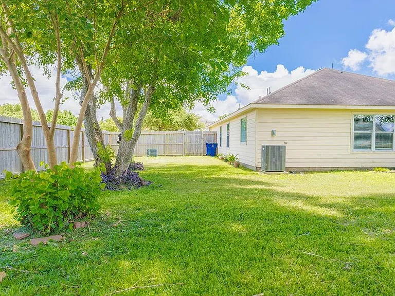 9514 Amberjack Dr — Photo 43