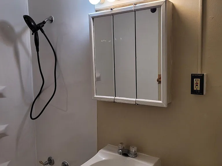 1112 Finley Ave #12B — Photo 3