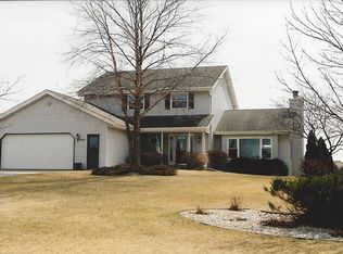 W5627 Country Manor Rd, Random Lake, WI 53075