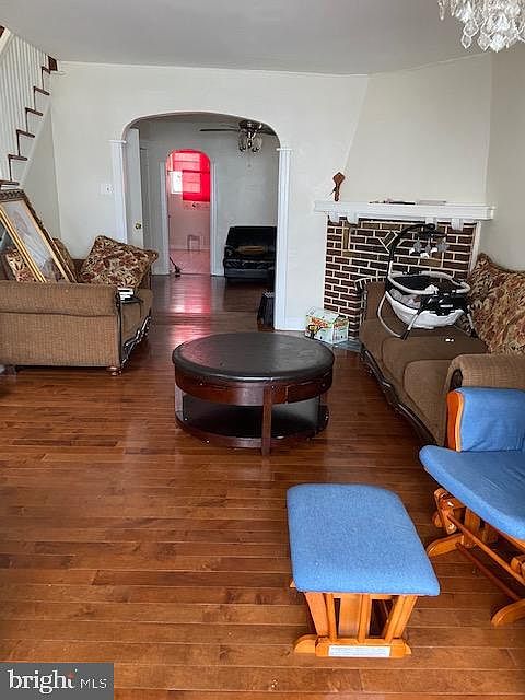 1st image of 6433 Chelwynde Ave