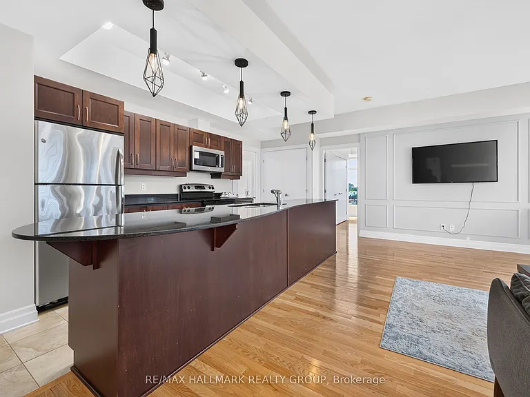 245 Kent St #909 — Photo 13