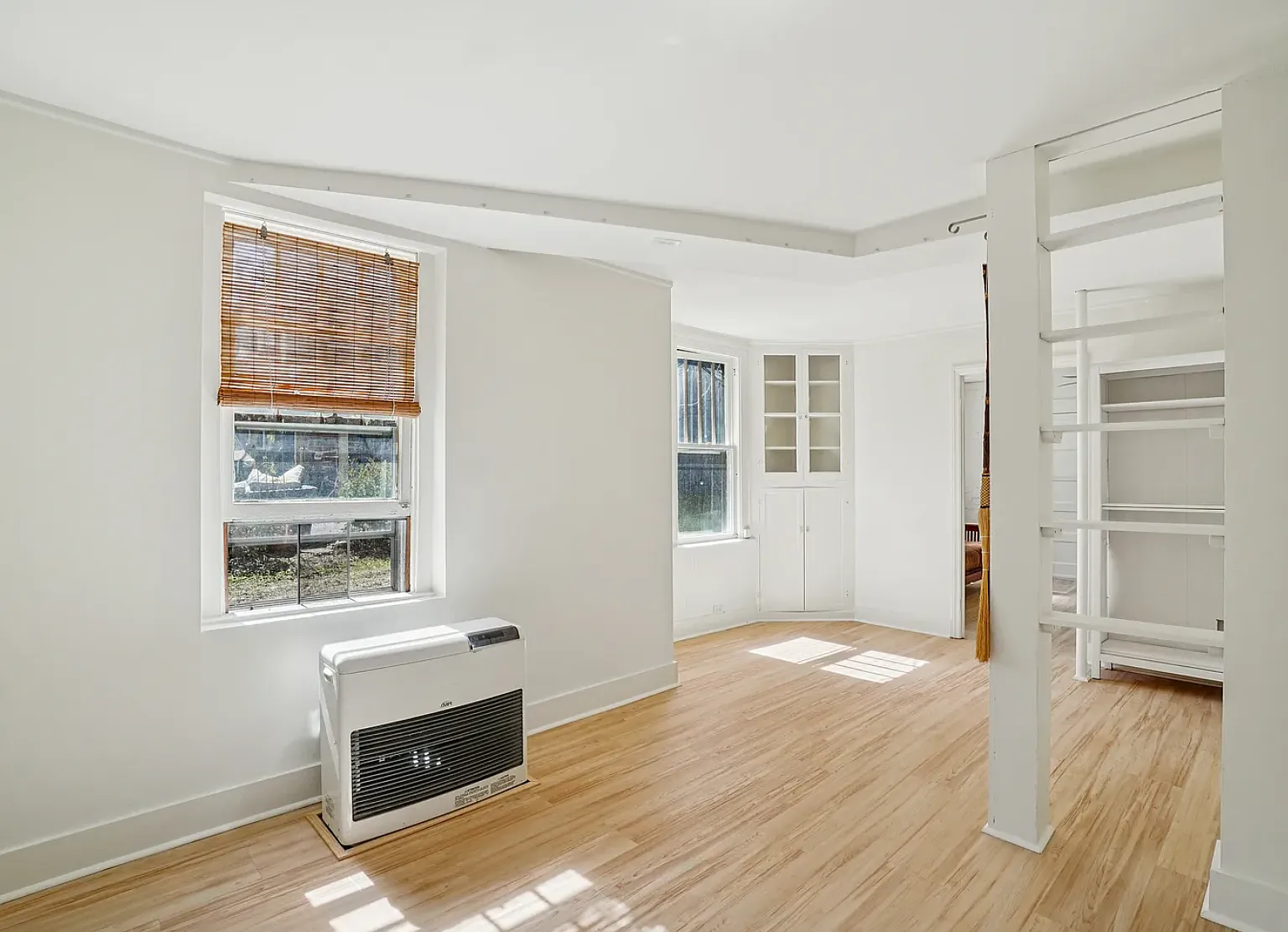 4 bed, 2231 sqft, $2,800 — Photo 4