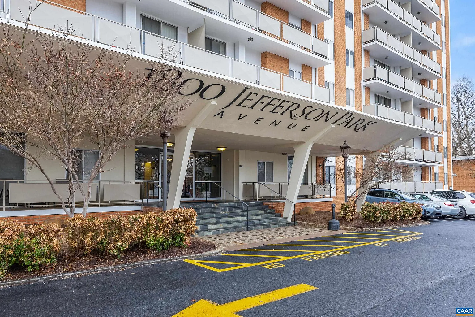 1800 Jefferson Park Ave APT 410 photo 1