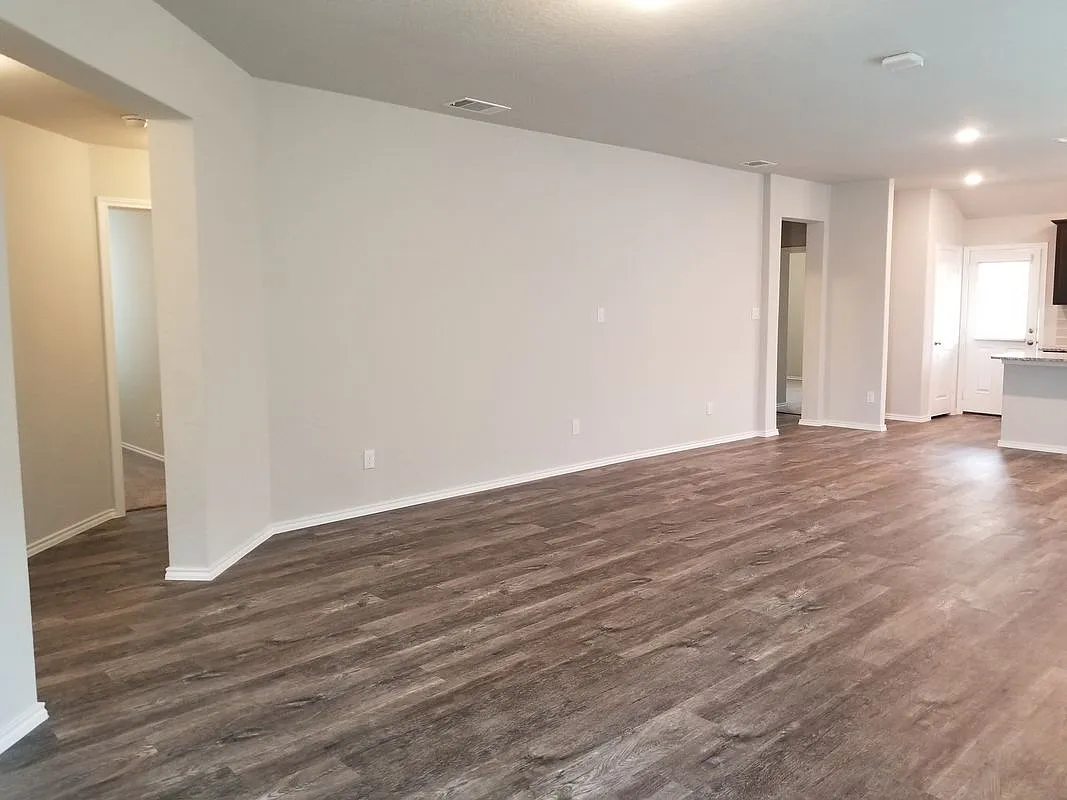 4 bed, 2.0 bath, 1699 sqft, $1,775 — Photo 4