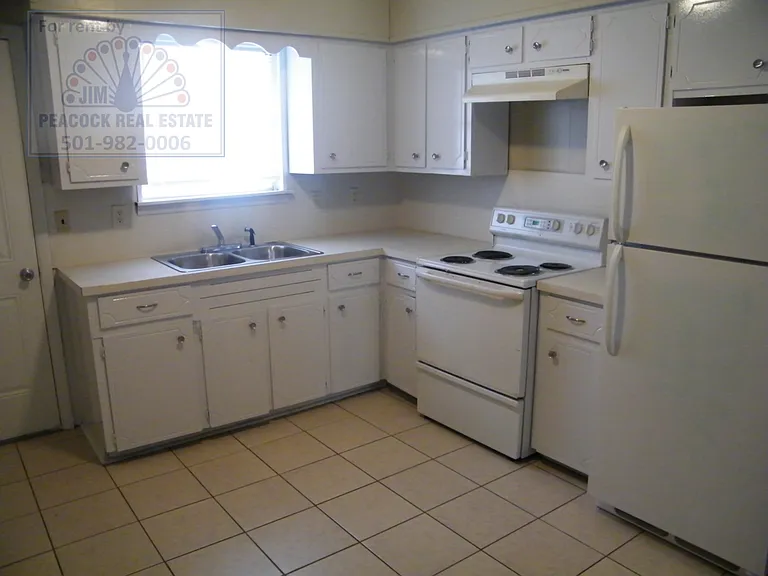 3021-3023 Hines Dr — Photo 4