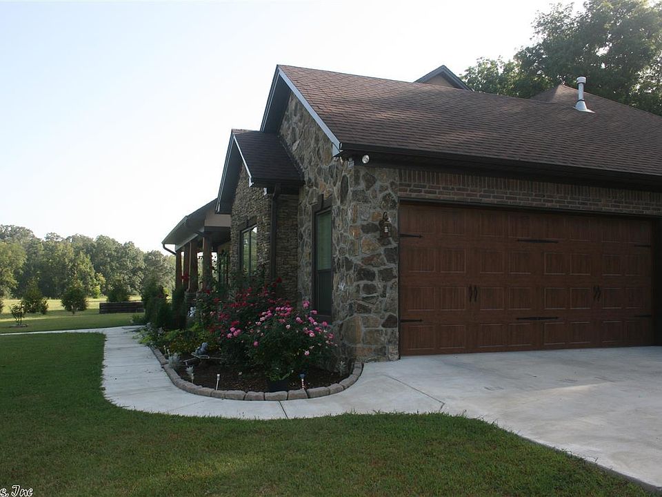 1st image of 153 River Dr E