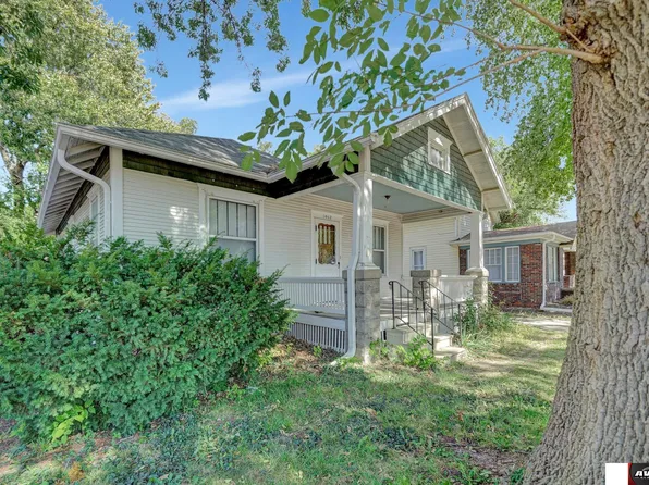 3042 Starr St, Lincoln, NE 68503