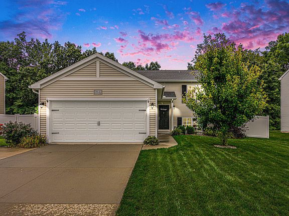 3rd image of 58642 Blue Stem Cir