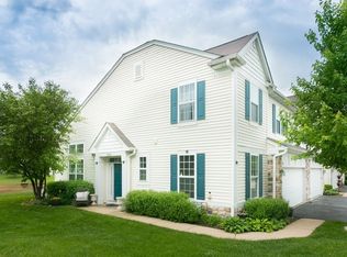 108 Grandview Ct, Volo, IL 60020