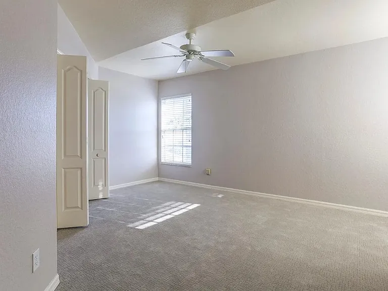 13093 Castle Harbour Dr #L10 — Photo 7
