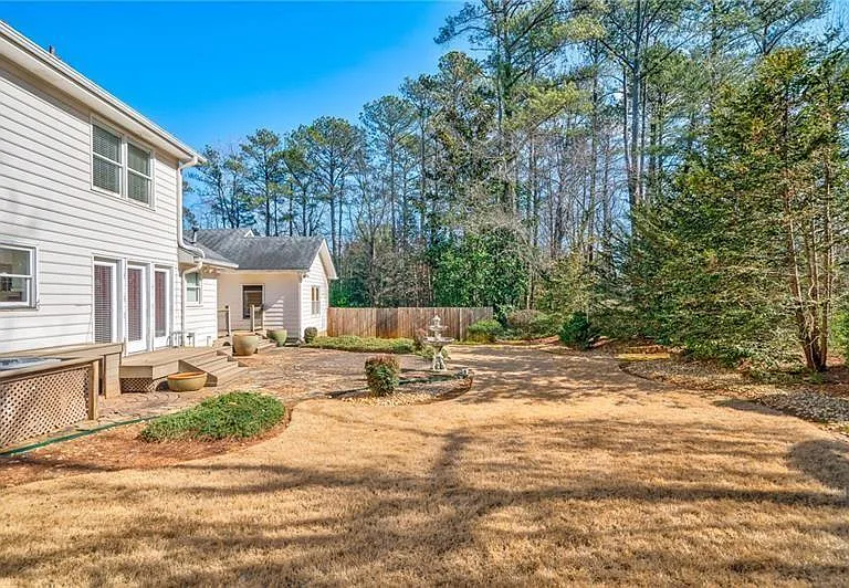 4010 Mansion Dr — Photo 21