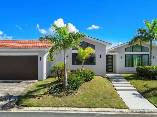 697 Camino De Las Playeras, Dorado, PR 00646