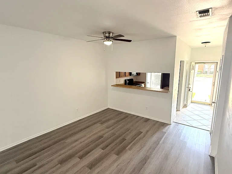 228 Samuel Blvd #S-6 — Photo 4