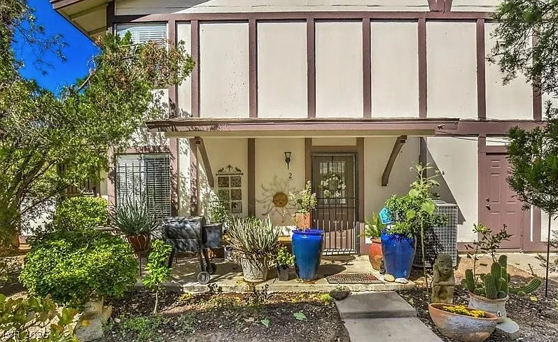 2 bed, 1.5 bath, 1152 sqft, $1,500 — Photo 2