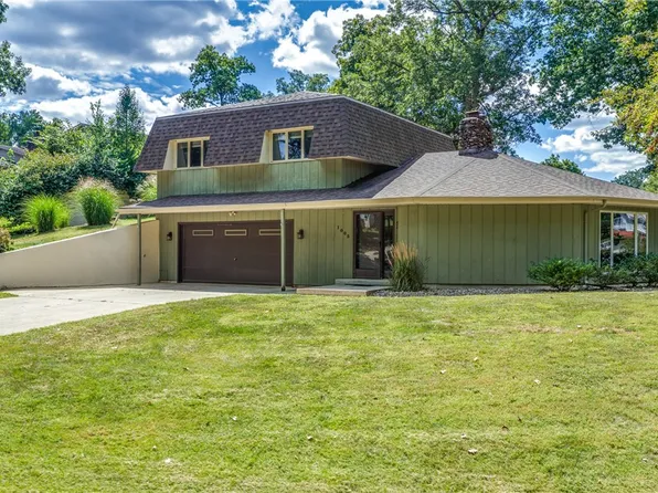 1003 Fairway Dr, Effingham, IL 62401