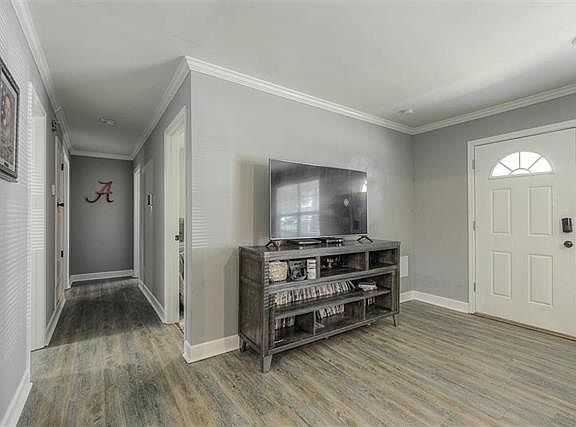 3rd image of 5316 NW Pennington Ln