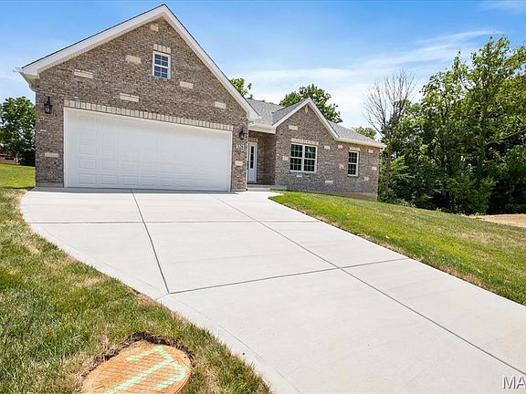 2nd image of 526 Dove Dr