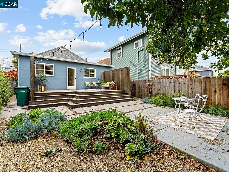 871 43rd St — Photo 30