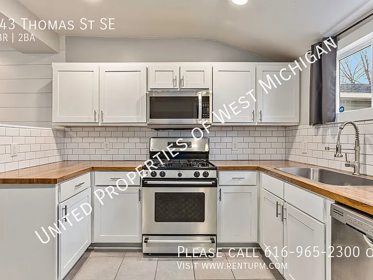 743 Thomas St SE — Photo 13