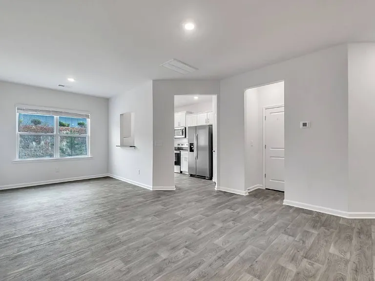 1312 Wunder Way — Photo 4