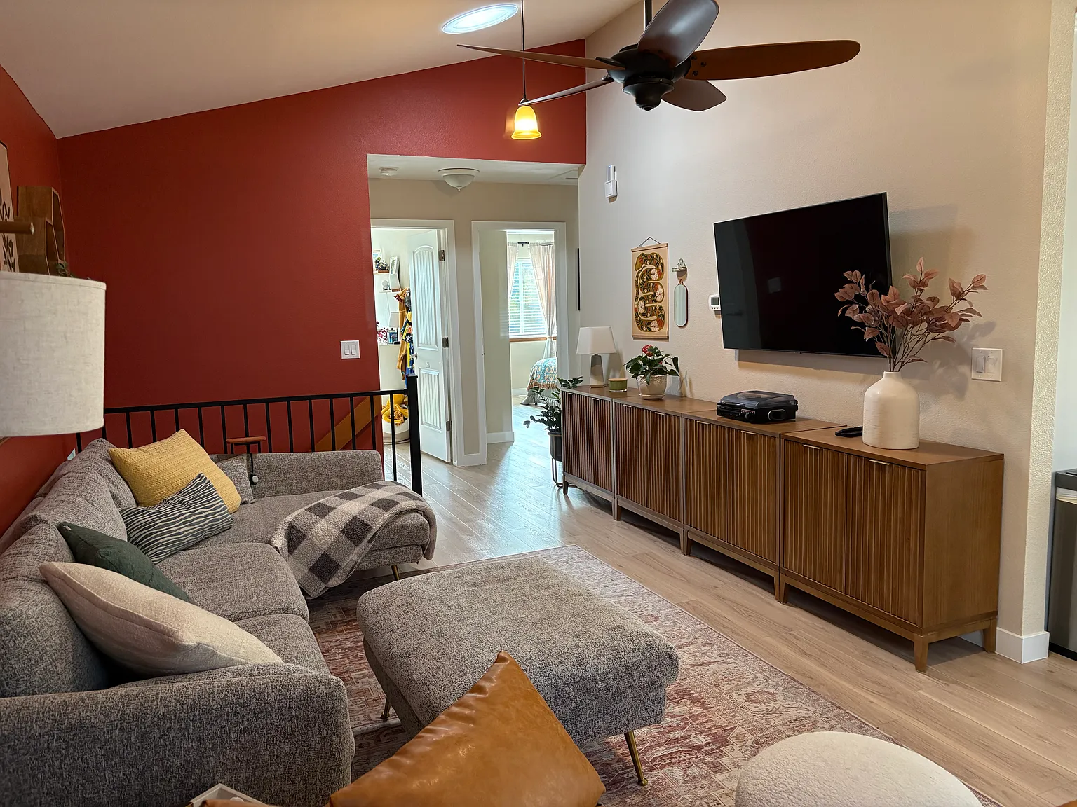 4 bed, 1896 sqft, $2,850 — Photo 4