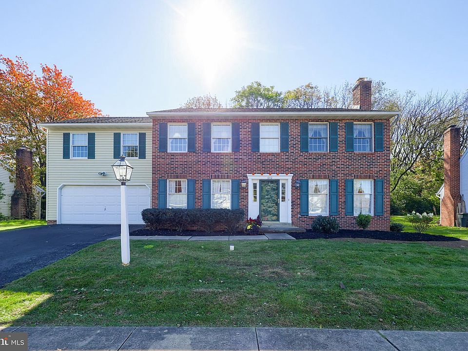 1st image of 640 Oxford Dr