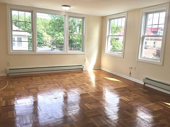 5th image of 18 E 236th St #2