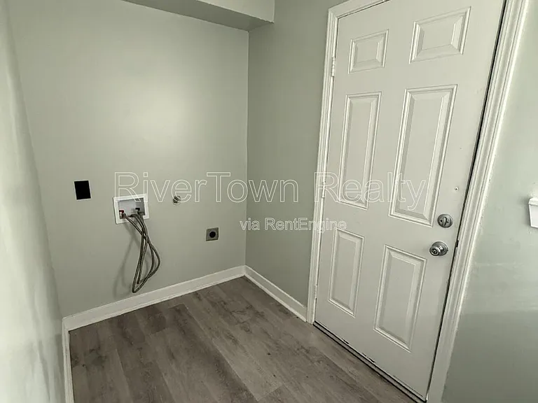 2250 Stovall Ave — Photo 13