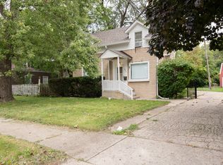 653 Judge Ave, Waukegan, IL 60085