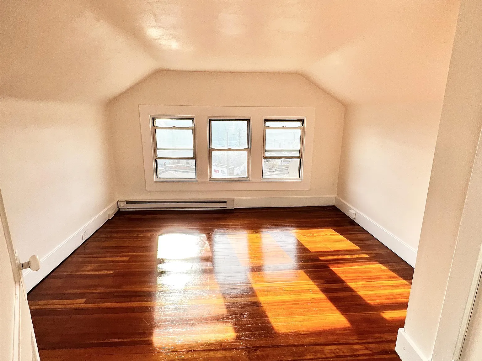 37 Hamilton Ave — Photo 4