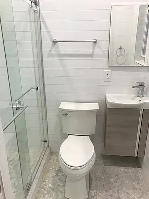 Rented by Salon Realty Corp | media 10