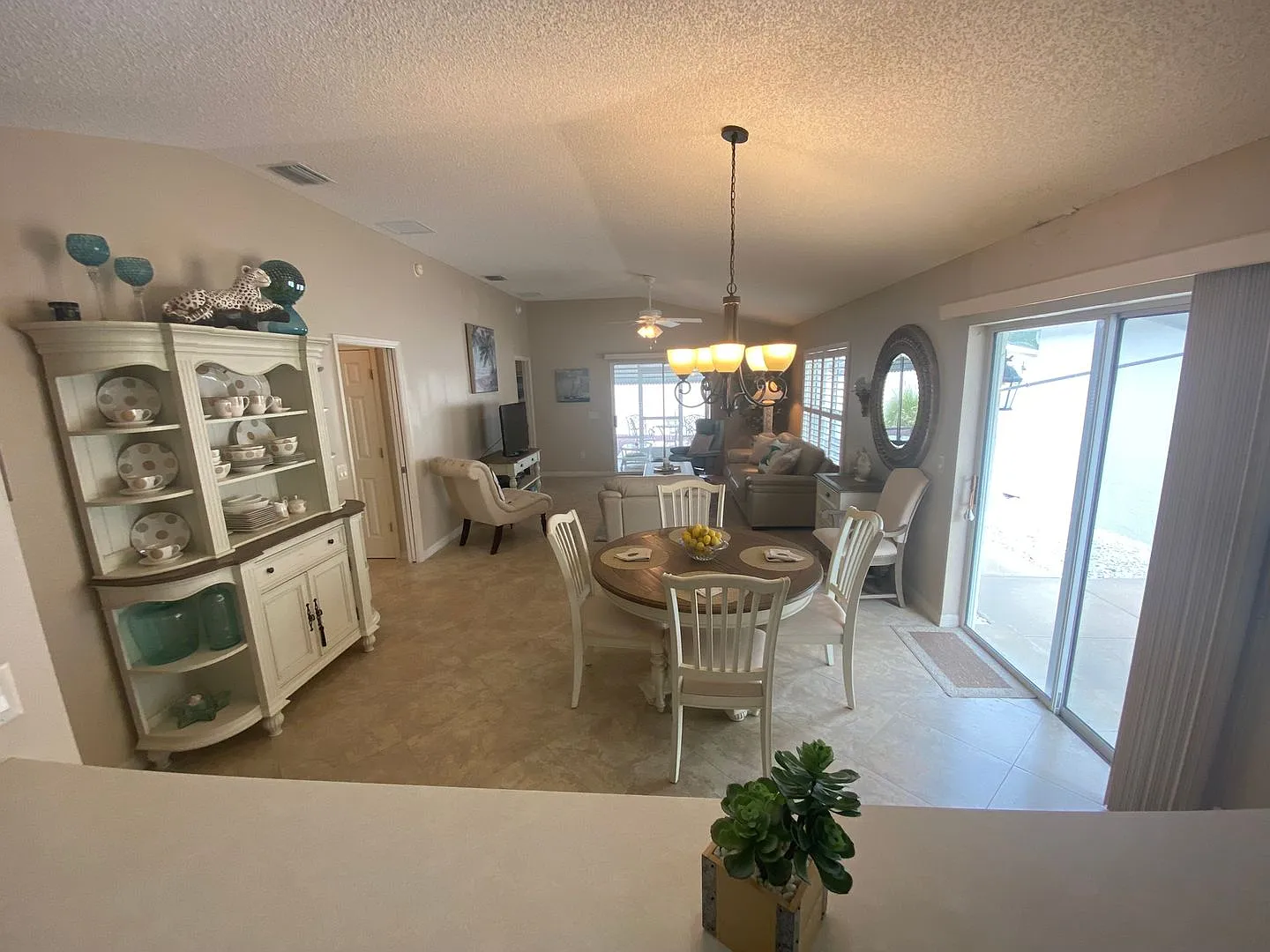 Beautiful Fully Furnished, Seasonal Rental, Courtyard Villa In The Cottages At Summerchase — Photo 4