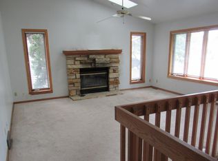 506 Broderick Dr NE, Cedar Rapids, IA 52402
