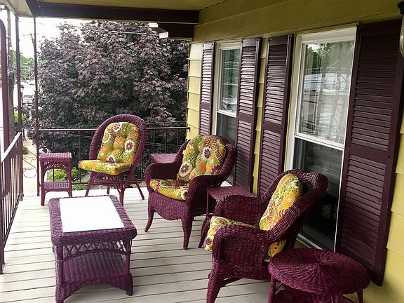 Furnished porch