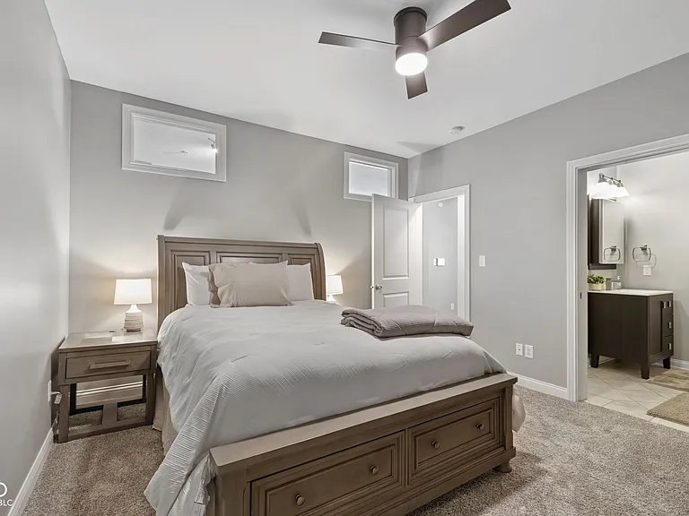 932 N Broadway St #1 — Photo 16