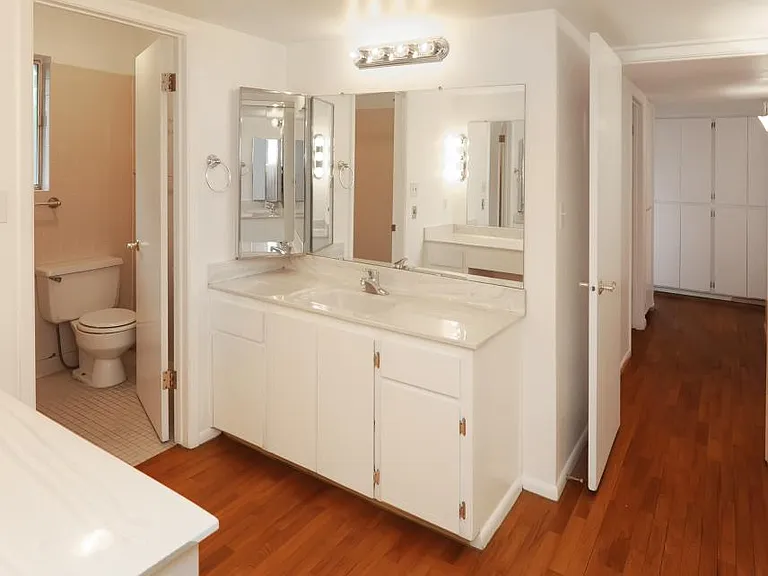 2405 E Huntington Dr — Photo 27