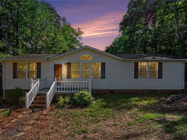 194 Pinehaven Dr, New London, NC 28127